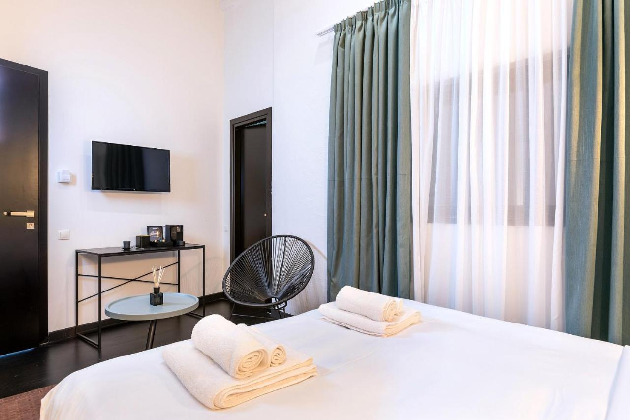 Nin&Bau Sarri 2 Hotel เอเธนส์ ภายนอก รูปภาพ